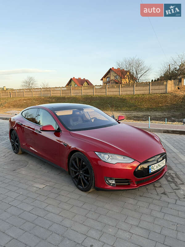 Ліфтбек Tesla Model S 2014 в Львові