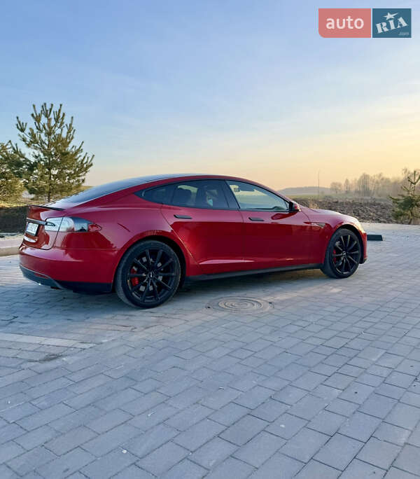 Ліфтбек Tesla Model S 2014 в Львові
