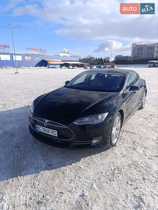 Tesla Model S 2013