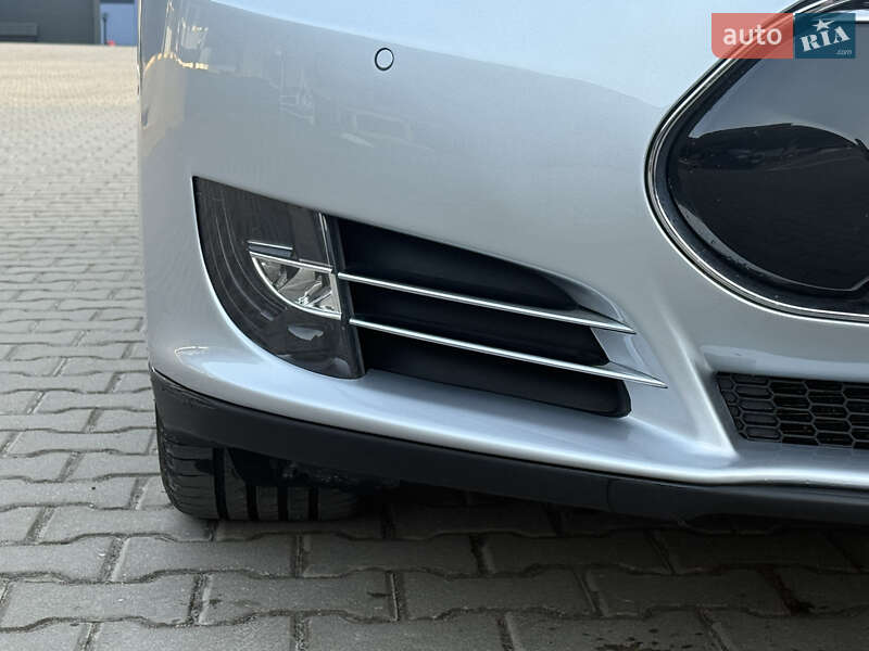 Лифтбек Tesla Model S 2014 в Ровно