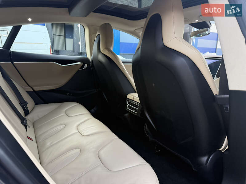 Лифтбек Tesla Model S 2014 в Ровно