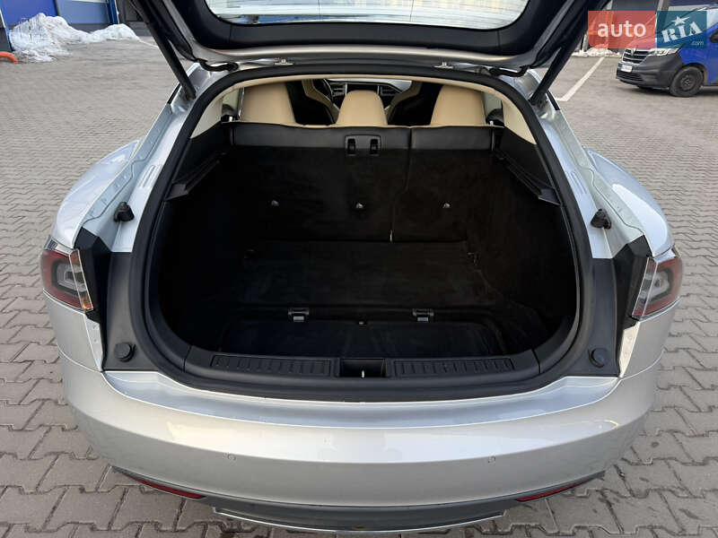 Лифтбек Tesla Model S 2014 в Ровно