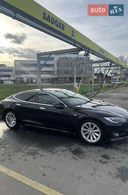 Лифтбек Tesla Model S 2018 в Львове