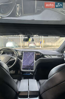 Лифтбек Tesla Model S 2018 в Львове