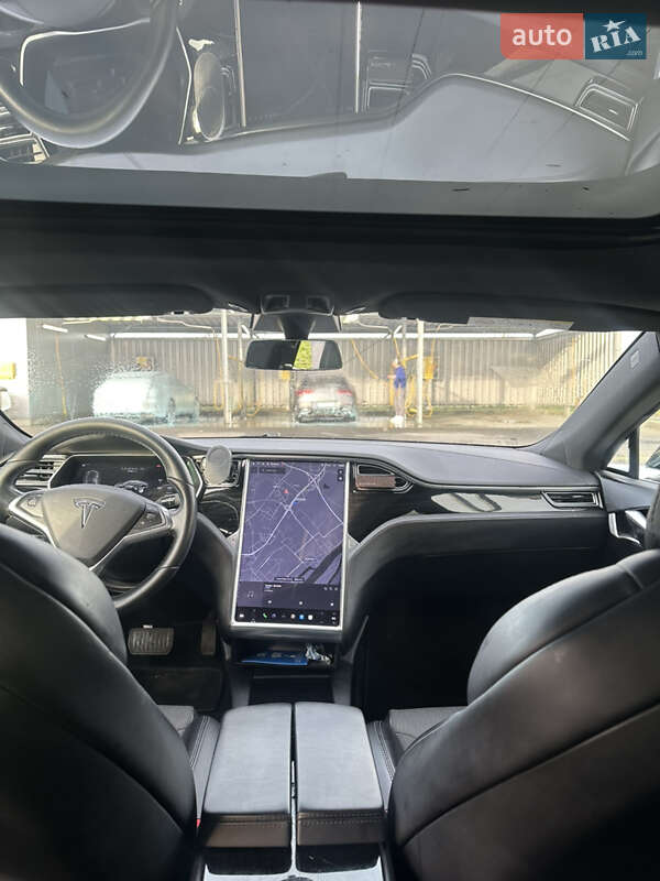 Лифтбек Tesla Model S 2018 в Львове