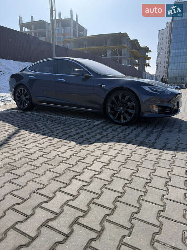 Ліфтбек Tesla Model S 2019 в Тернополі