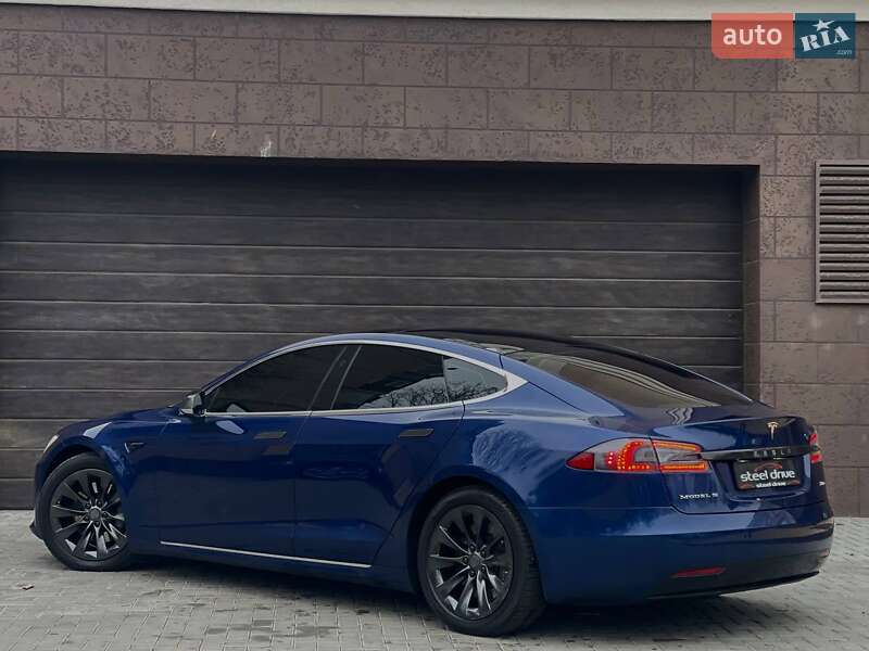 Лифтбек Tesla Model S 2017 в Николаеве фото 6 Лифтбек Tesla Model S 2017 в Николаеве
