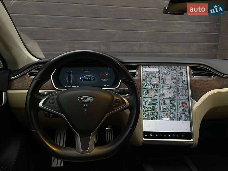 Лифтбек Tesla Model S 2017 в Николаеве фото 17 Лифтбек Tesla Model S 2017 в Николаеве