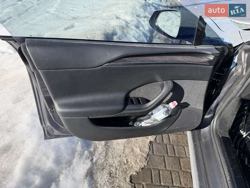 Ліфтбек Tesla Model S 2021 в Фастові