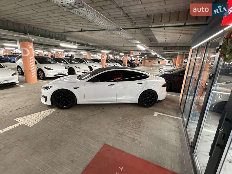 Лифтбек Tesla Model S 2021 в Киеве