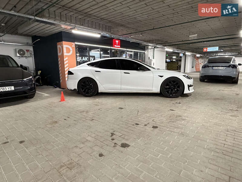 Лифтбек Tesla Model S 2021 в Киеве