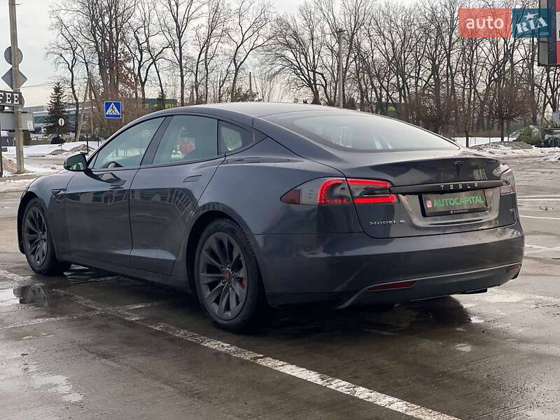 Ліфтбек Tesla Model S 2015 в Києві