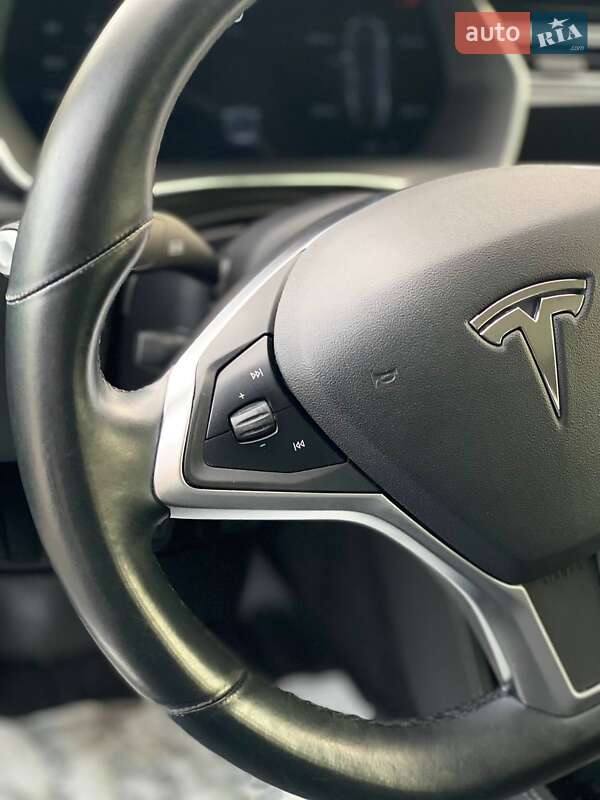 Ліфтбек Tesla Model S 2015 в Києві