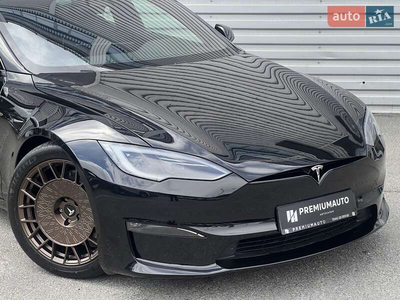 Лифтбек Tesla Model S 2023 в Киеве