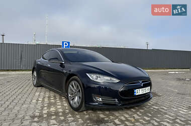 Лифтбек Tesla Model S 2013 в Коломые