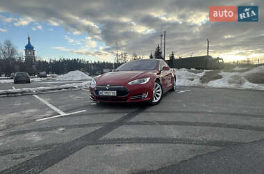 Лифтбек Tesla Model S 2016 в Киеве