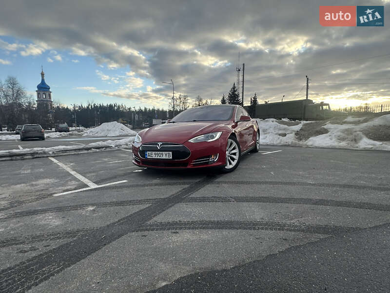 Tesla Model S 2016
