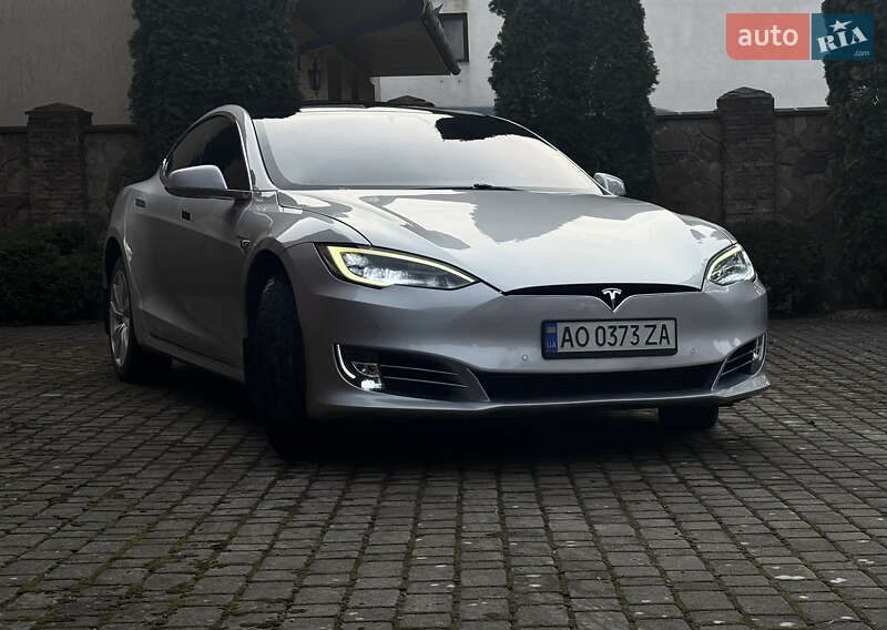 Tesla Model S 2017