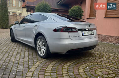 Лифтбек Tesla Model S 2017 в Хусте