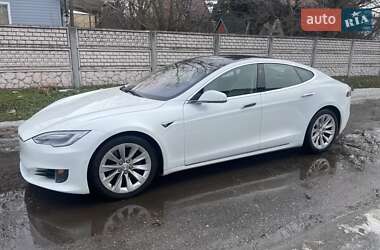 Лифтбек Tesla Model S 2017 в Киеве