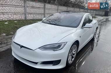 Лифтбек Tesla Model S 2017 в Киеве