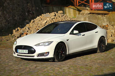 Лифтбек Tesla Model S 2014 в Мукачево