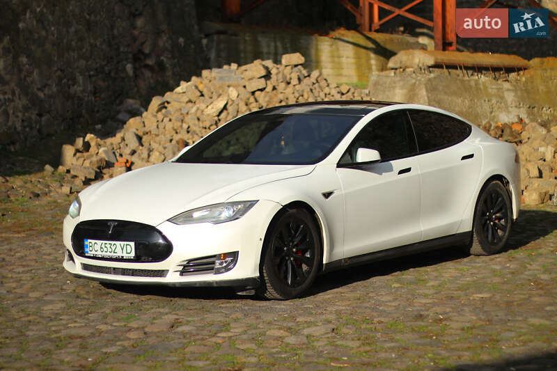 Ліфтбек Tesla Model S 2014 в Мукачевому