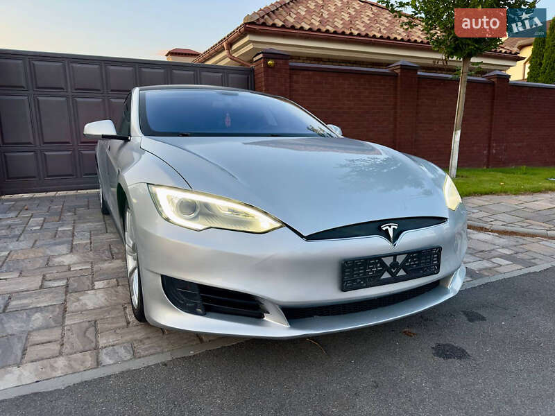 Tesla Model S 2013