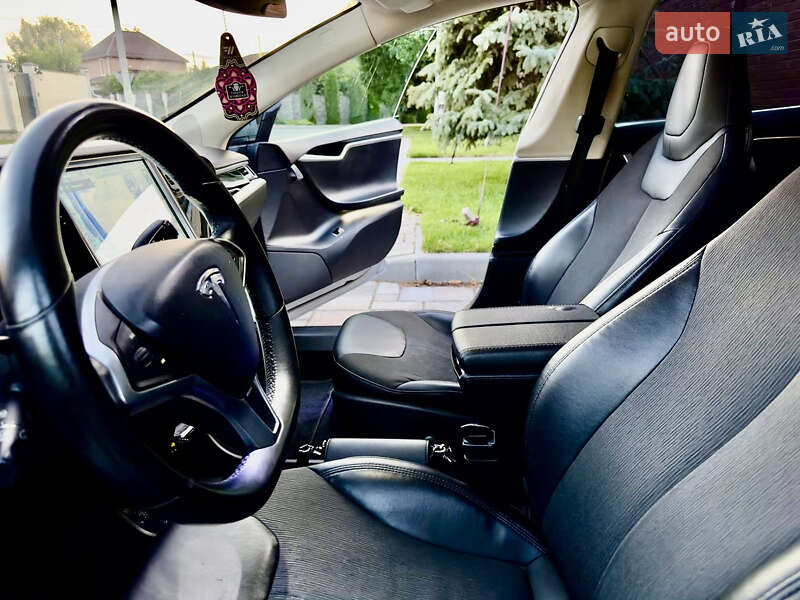 Лифтбек Tesla Model S 2013 в Киеве