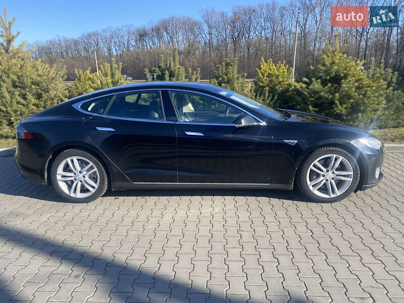 Лифтбек Tesla Model S 2015 в Луцке фото 7 Лифтбек Tesla Model S 2015 в Луцке