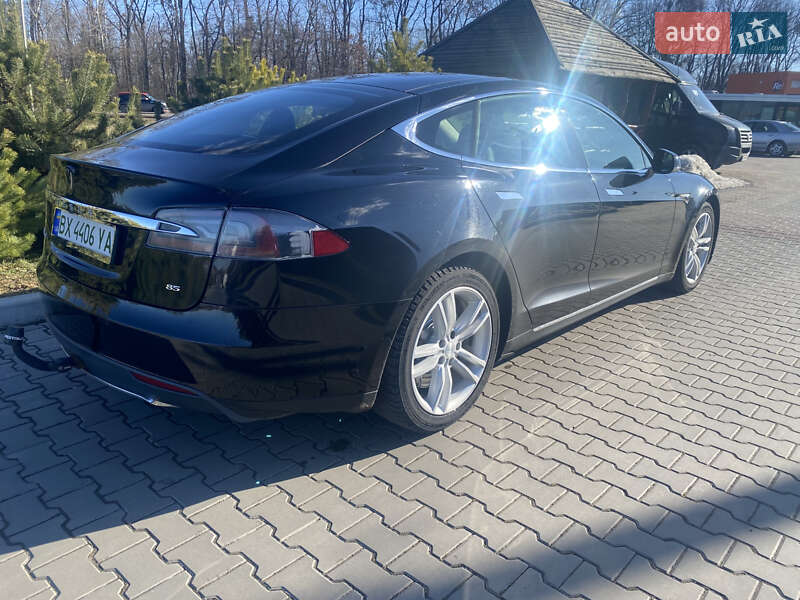 Лифтбек Tesla Model S 2015 в Луцке фото 8 Лифтбек Tesla Model S 2015 в Луцке
