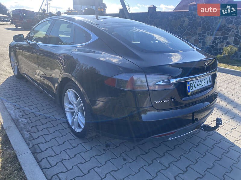 Лифтбек Tesla Model S 2015 в Луцке фото 10 Лифтбек Tesla Model S 2015 в Луцке