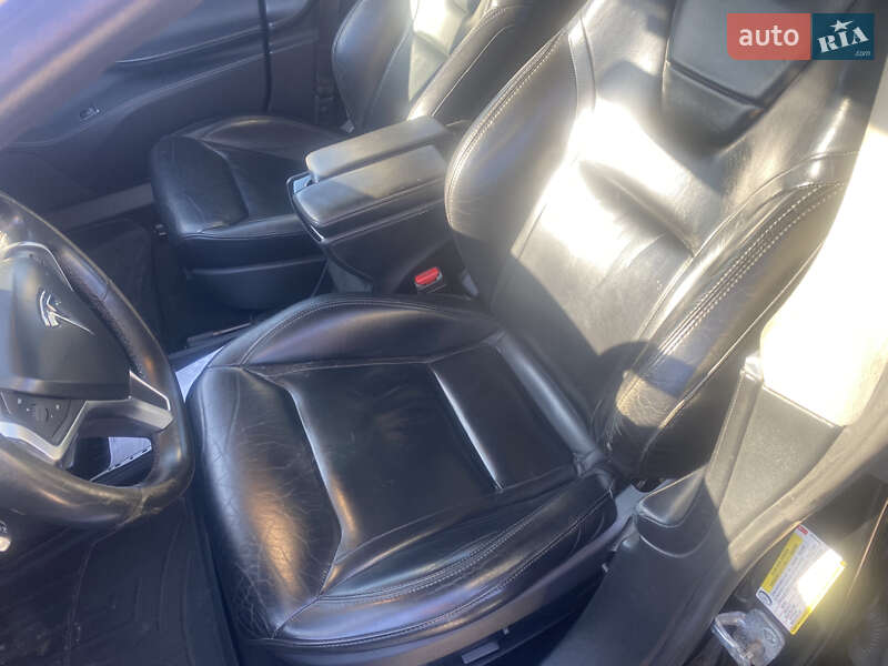 Лифтбек Tesla Model S 2015 в Луцке фото 17 Лифтбек Tesla Model S 2015 в Луцке