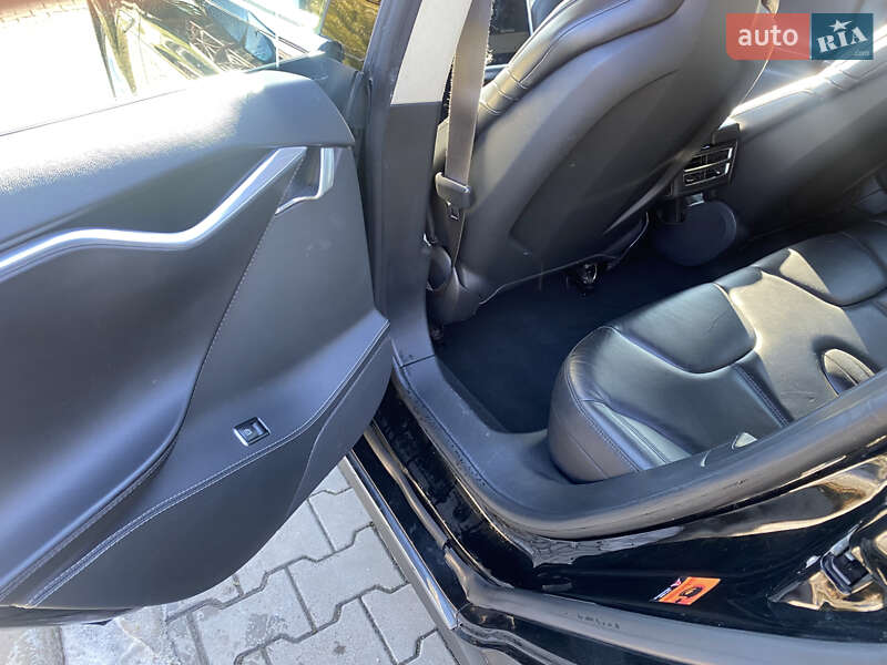 Лифтбек Tesla Model S 2015 в Луцке фото 24 Лифтбек Tesla Model S 2015 в Луцке