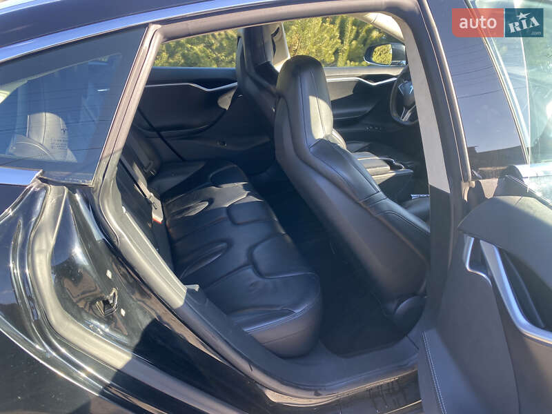 Лифтбек Tesla Model S 2015 в Луцке фото 28 Лифтбек Tesla Model S 2015 в Луцке