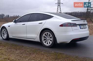 Лифтбек Tesla Model S 2018 в Львове