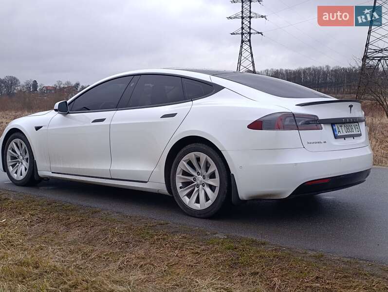 Ліфтбек Tesla Model S 2018 в Львові