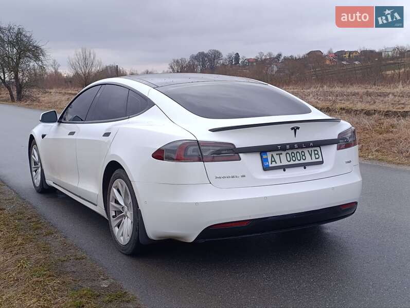 Ліфтбек Tesla Model S 2018 в Львові