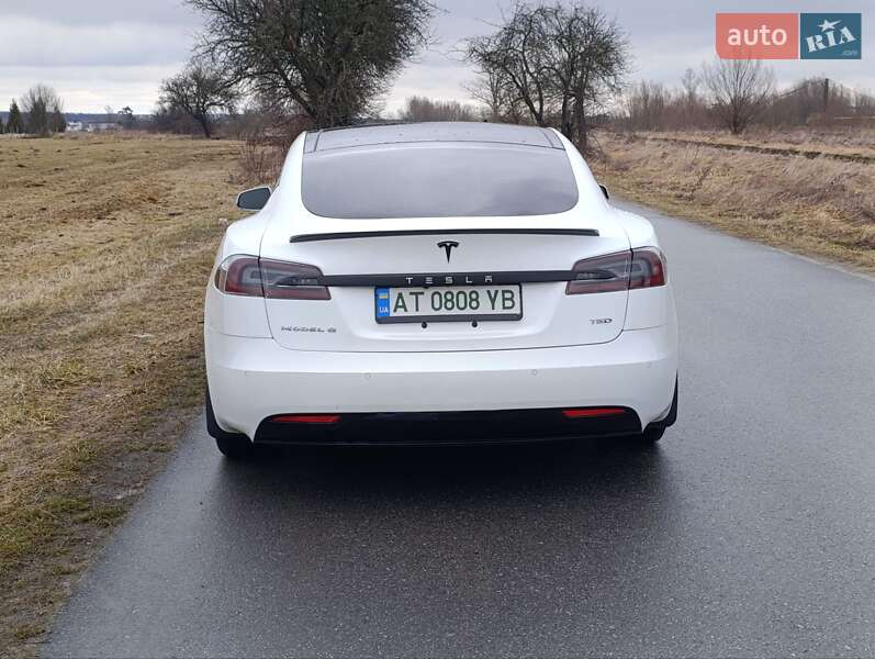 Ліфтбек Tesla Model S 2018 в Львові
