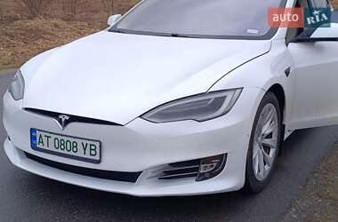 Лифтбек Tesla Model S 2018 в Львове