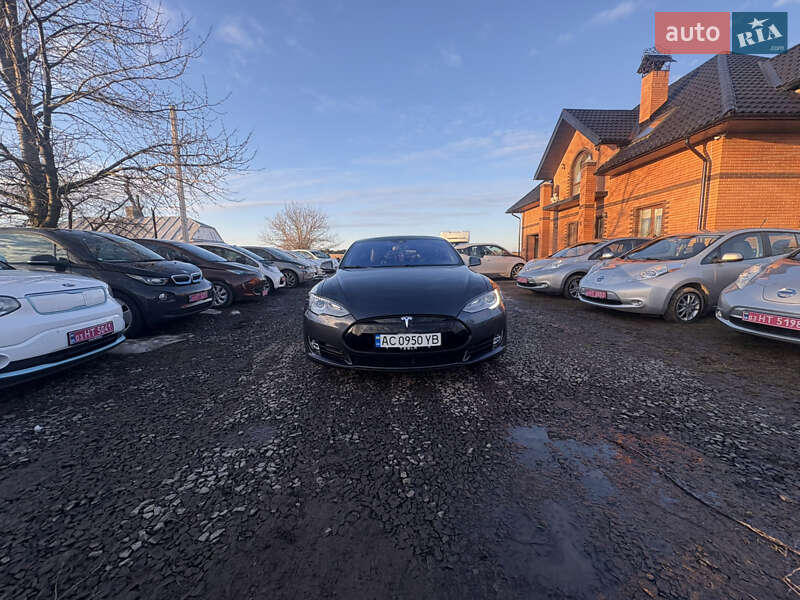 Ліфтбек Tesla Model S 2015 в Луцьку фото 29 Ліфтбек Tesla Model S 2015 в Луцьку