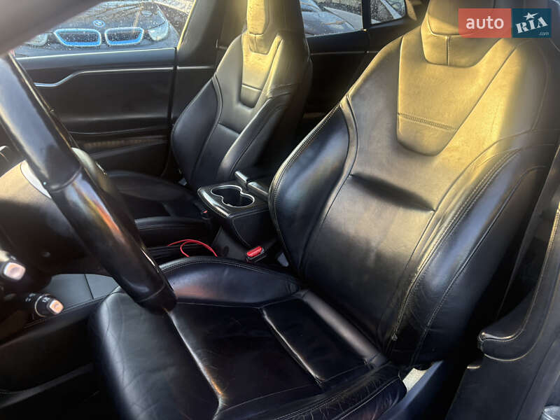 Ліфтбек Tesla Model S 2015 в Луцьку фото 39 Ліфтбек Tesla Model S 2015 в Луцьку