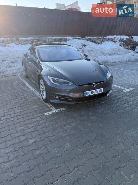 Ліфтбек Tesla Model S 2017 в Тернополі