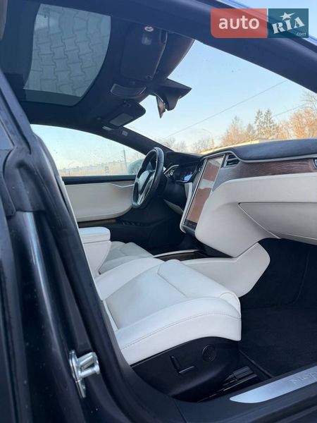Ліфтбек Tesla Model S 2017 в Тернополі