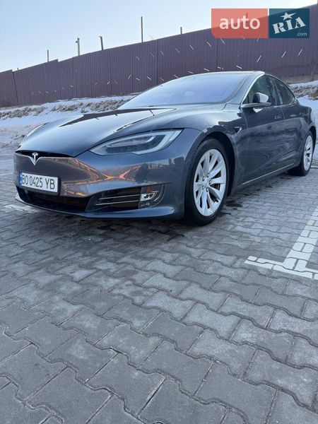 Ліфтбек Tesla Model S 2017 в Тернополі