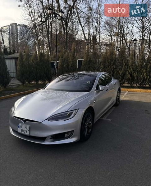 Tesla Model S 2018