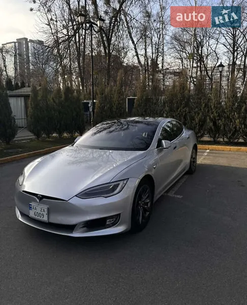 Tesla Model S 2018