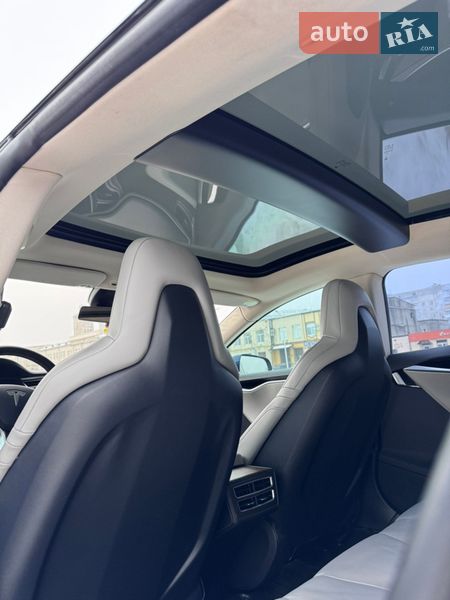 Ліфтбек Tesla Model S 2015 в Харкові