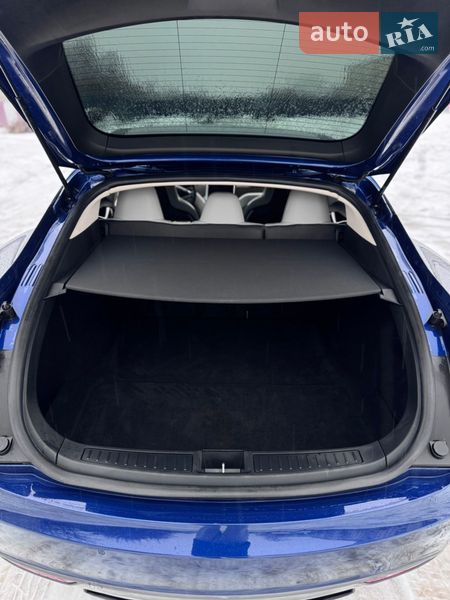Ліфтбек Tesla Model S 2015 в Харкові