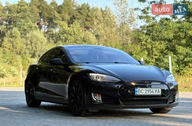Лифтбек Tesla Model S 2014 в Львове